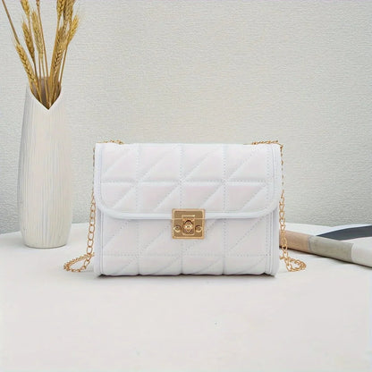 Bolsa Feminina Transversal  em Matelassê com Fecho Dourado Modelo Lumière Noir